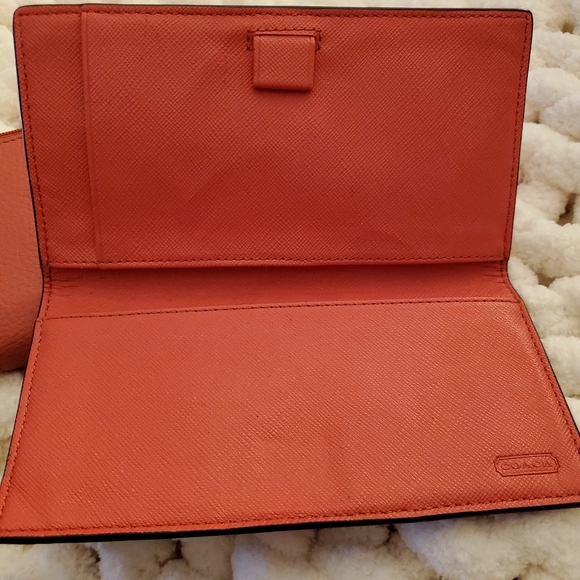 Coach genuine pebbled leather wallet checkbook cover salmon - Picture 10 of 10